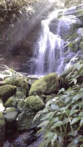 cachoeira-escondida-com